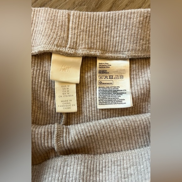 H&M Leggings Size M Ivory Cozy Ribbed Knit Pants - Picture 4 of 5